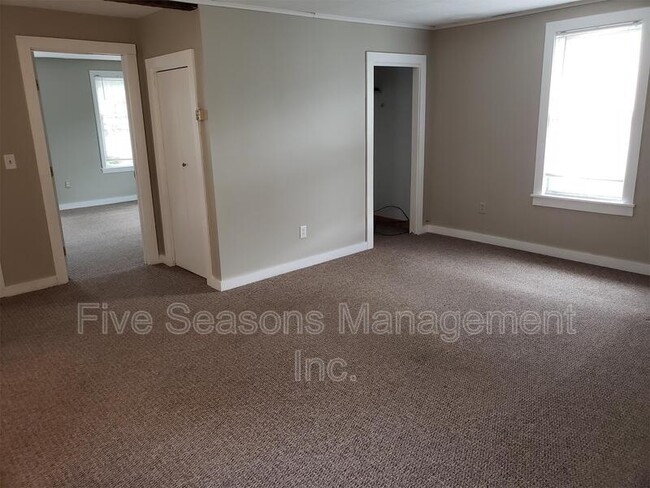 Building Photo - 80 Chase St