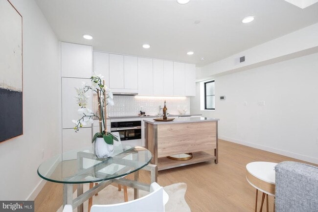 Building Photo - 304 Florida Ave NW