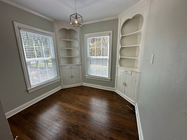 Foto del edificio - 514 E Charnwood St