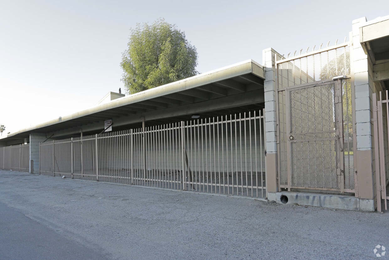 Turner Towner Apartments in Gardena, CA