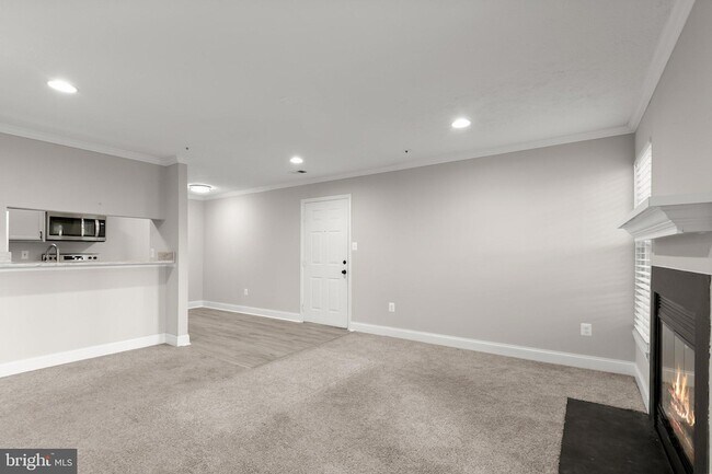 Foto del edificio - 4720 Dorsey Hall Dr