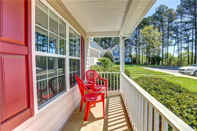 Building Photo - 4700 Twin Hickory Lake Dr