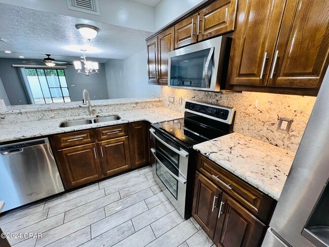 Building Photo - 8623 N Lagoon Dr