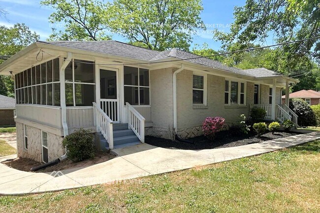 Foto del edificio - 2877 McAfee Rd