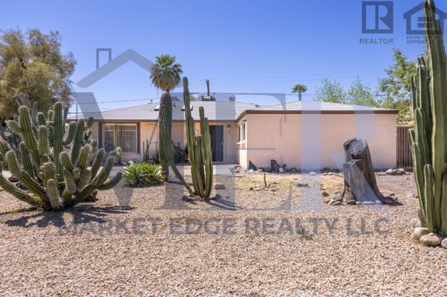 Building Photo - 3Bed/2Bath House at 19th Ave/Camelback! Move-In Ready on 06/11/2026! -- NO HOA! CORNER LOT!