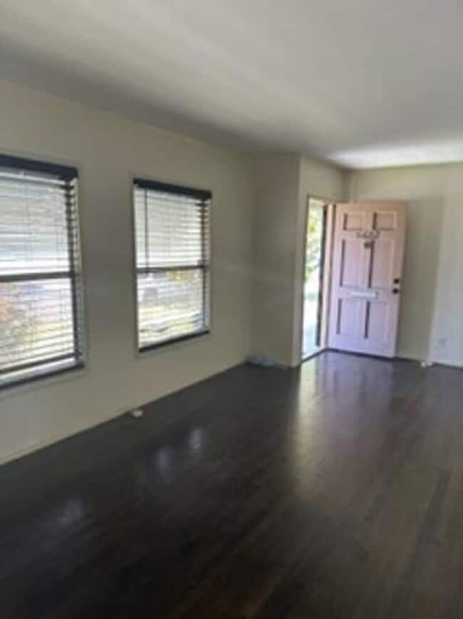 Foto del edificio - Lakewood 3 Bedroom 1 Bath home for lease!