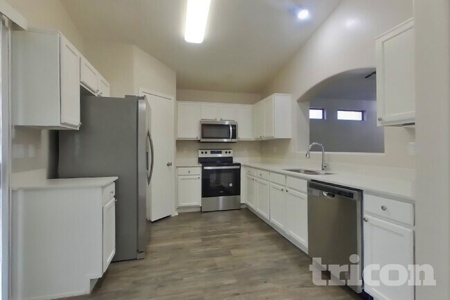 Foto del edificio - 12429 W Larkspur Rd