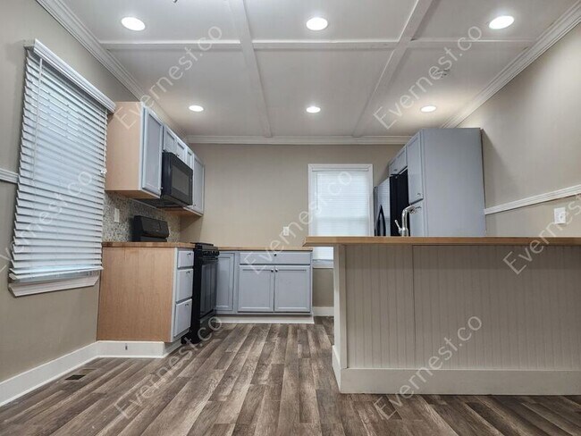 Foto del edificio - 2135 Jernigan Dr SE