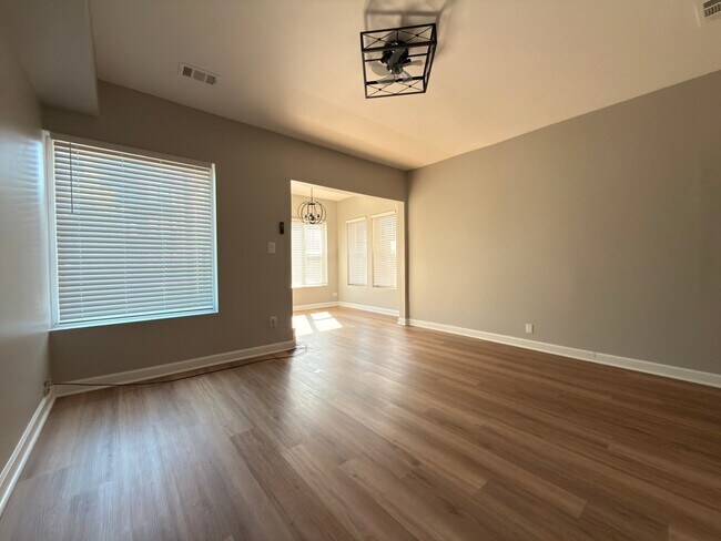 Building Photo - 6110 S St Lawrence Ave