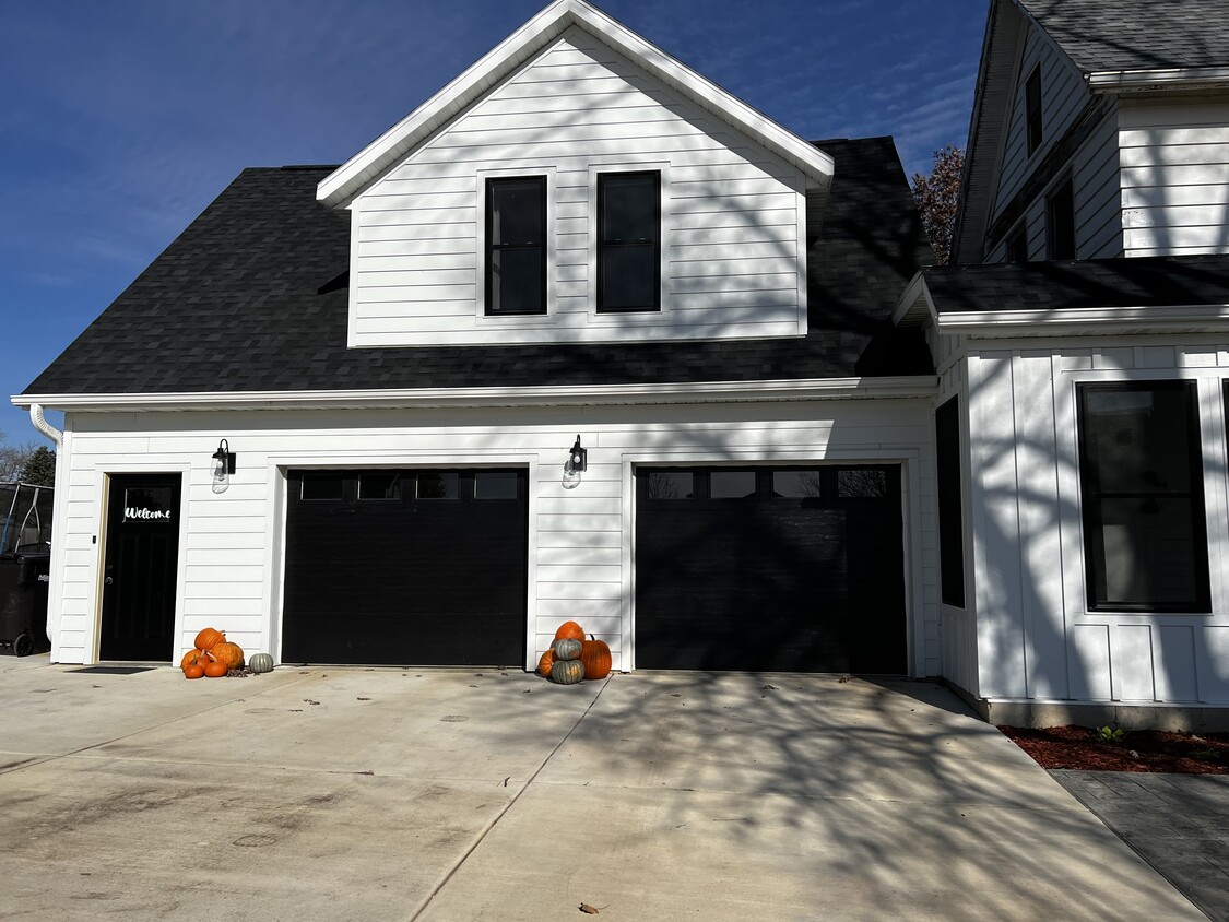 Primary Photo - 500 9th Ave
