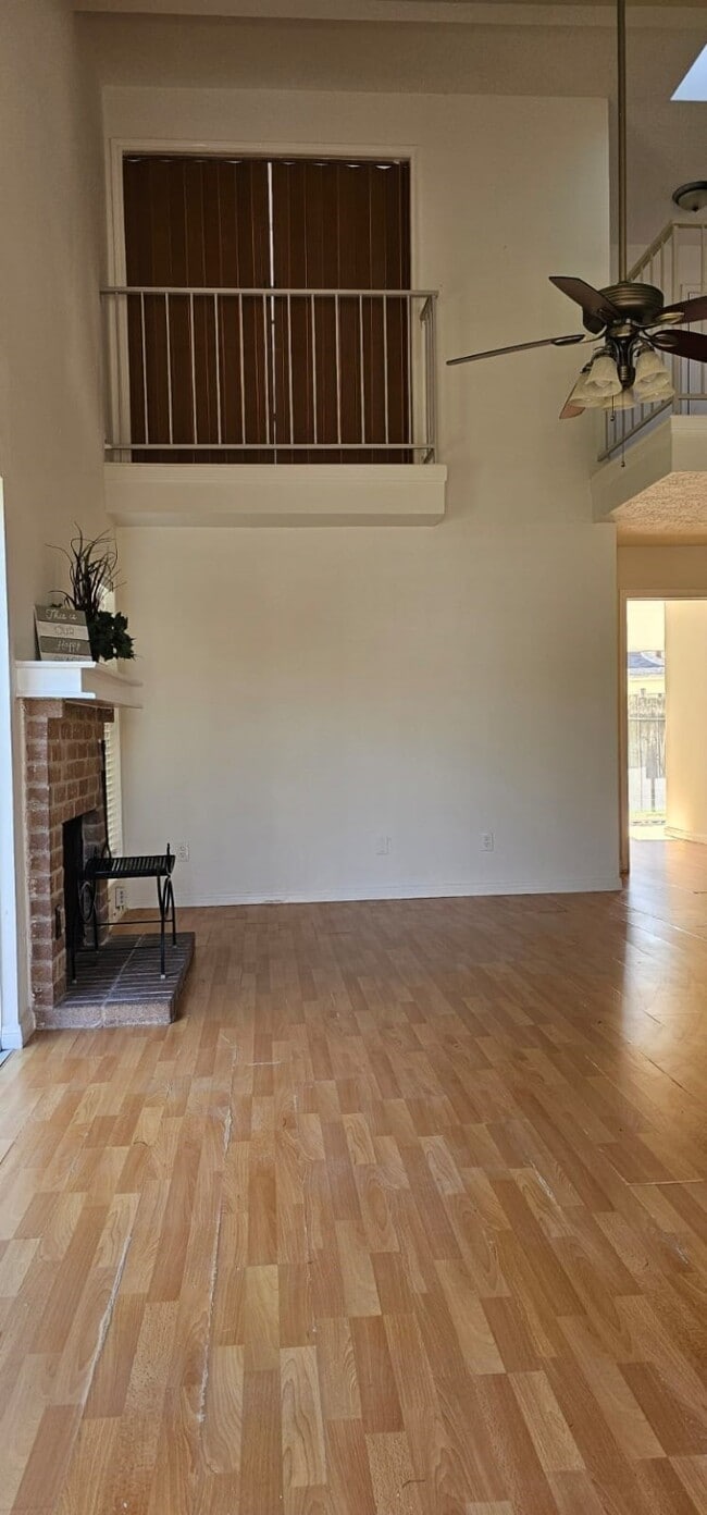 Foto del edificio - 11841 Spring Grove Dr