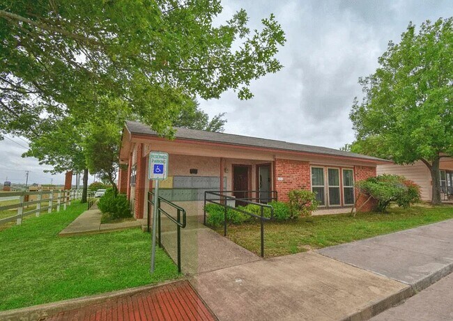 Foto del edificio - 1906 S College Ave