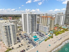 Building Photo - 3140 S Ocean Dr
