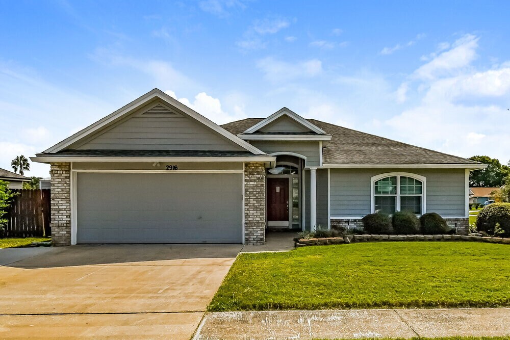 Foto principal - 2916 Waters View Cir