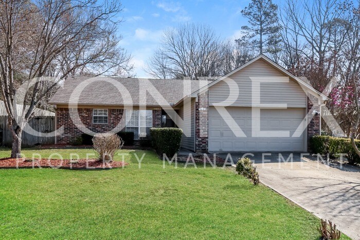Primary Photo - Gorgeous 3 Bedroom with Great Location in ...