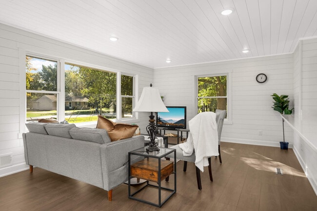 Foto del edificio - 15240 Kangaroo St NW