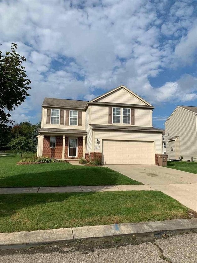 1501 Pebble Beach Dr, Pontiac, MI 48340 House Rental in Pontiac, MI