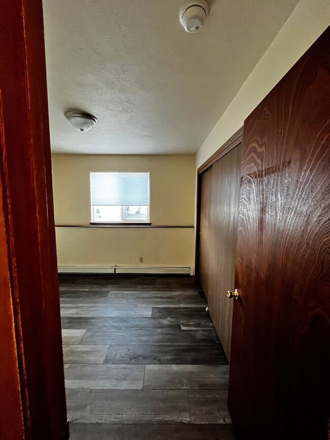 Building Photo - 94 N Grogan St