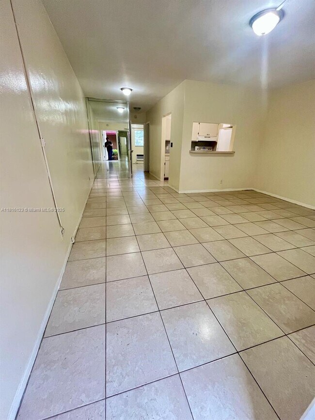 Foto del edificio - 2838 Madison St