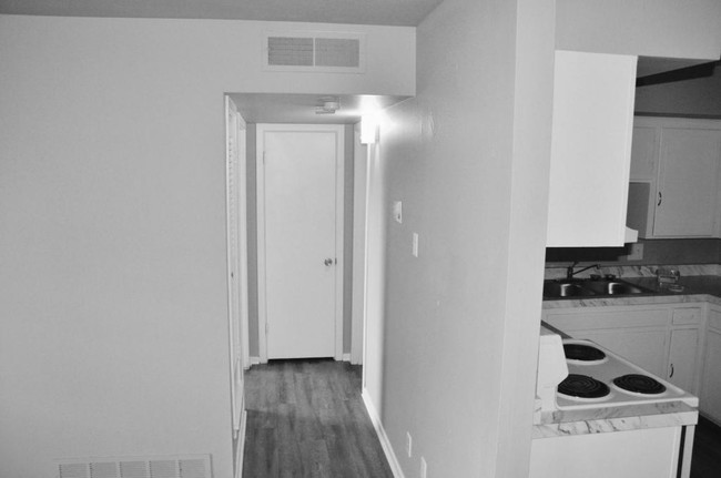 Building Photo - 2010 Avenue S