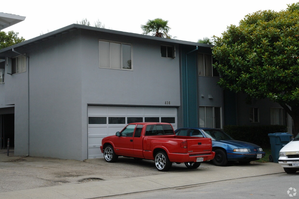 Building Photo - 436 Studio Cir