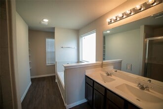 Building Photo - 4455 Eveslage Ln