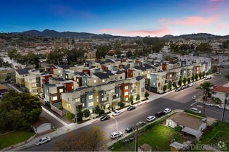 Building Photo - 315 Royal Gln