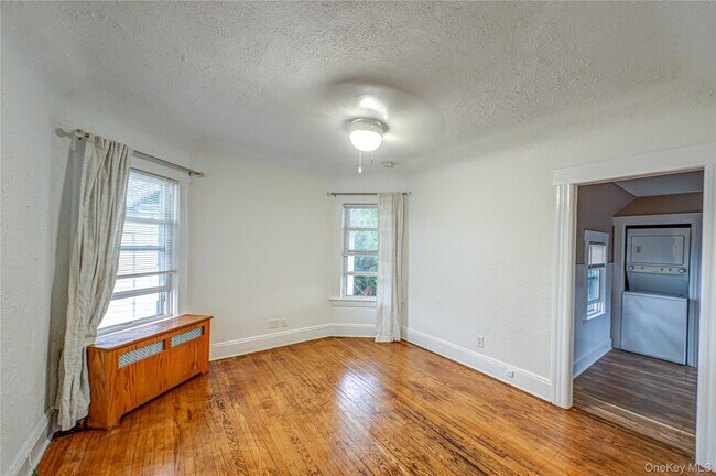 Foto del edificio - 46 Lakewood Blvd