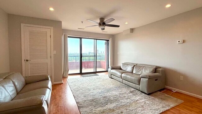 Foto del edificio - 3920 Mystic Valley Pkwy