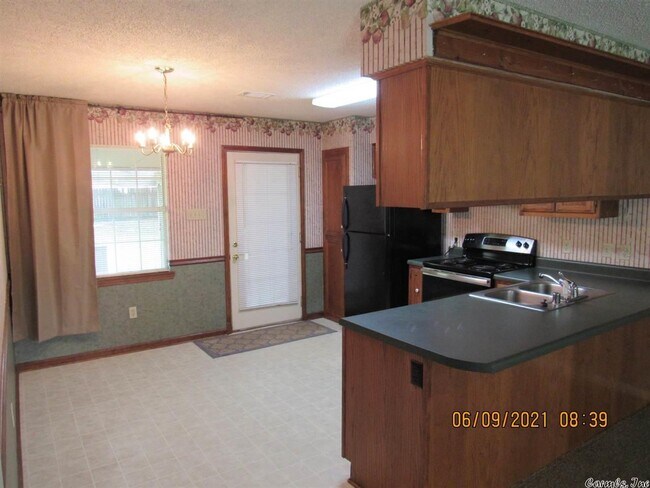 Building Photo - 2410 Tyler St