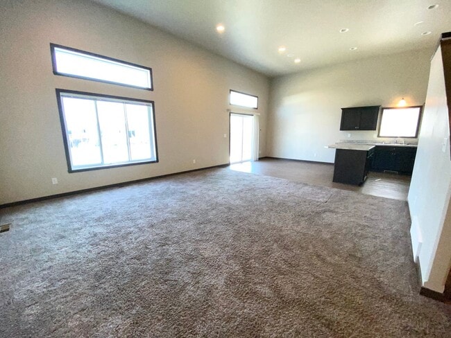 Building Photo - 3 Bedroom Home in South Moorhead!!