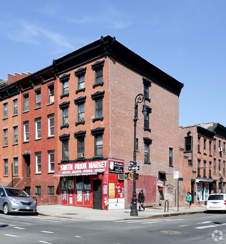 Primary Photo - 298 Smith St