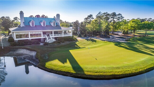 Foto del edificio - 562 Blue Stem Dr