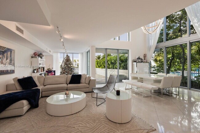 Foto del edificio - 7928 East Dr