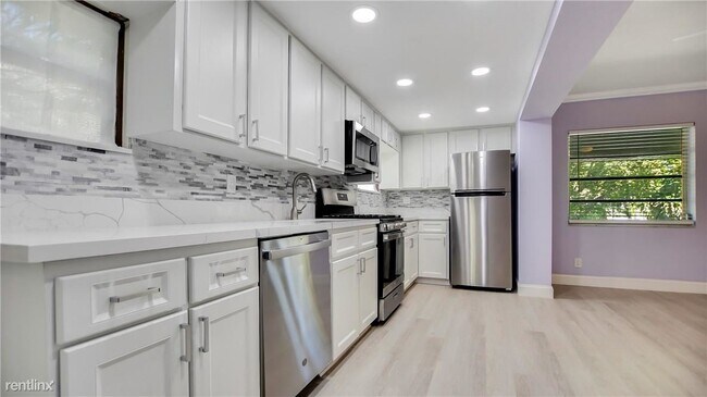 Building Photo - 3 br, 2 bath House - 600 SW 19th St