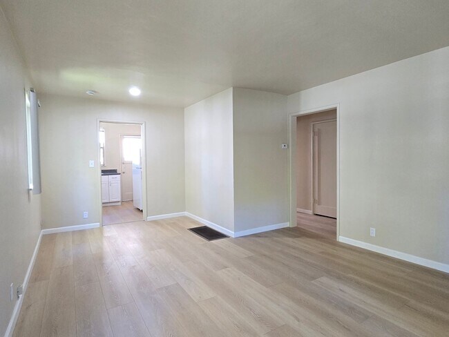 Foto del edificio - 572 N 2nd St