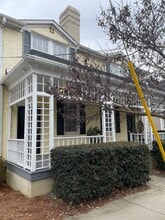 Building Photo - 311-313 N Spring St