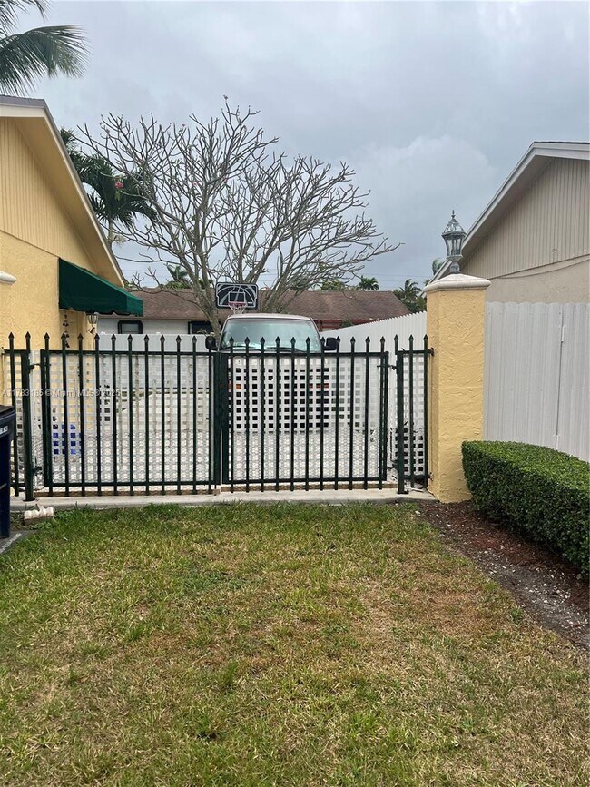 Foto del edificio - 13220 SW 86th Ln