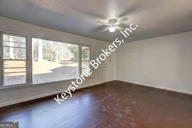 Foto del edificio - 1752 Upper River Rd