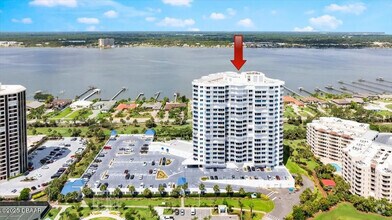 Building Photo - 2 Oceans W Blvd