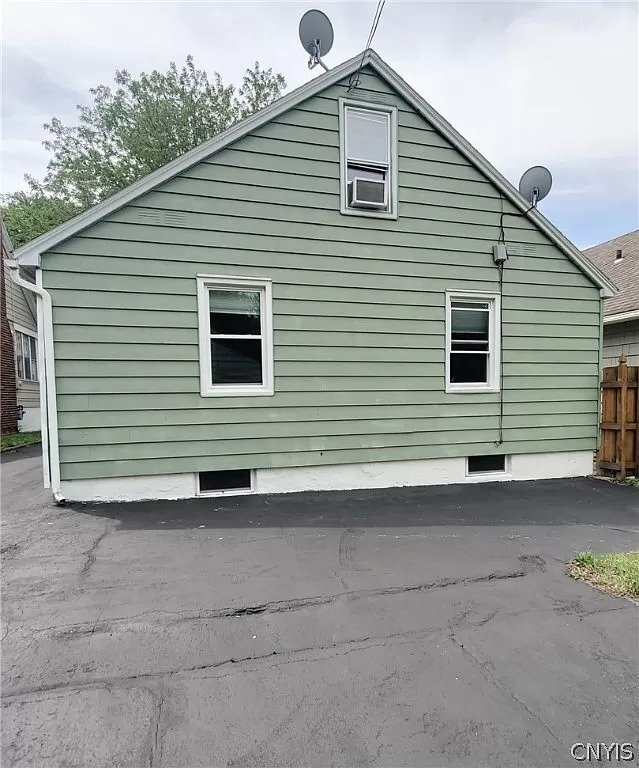 Foto del edificio - 1129 N Glencove Rd