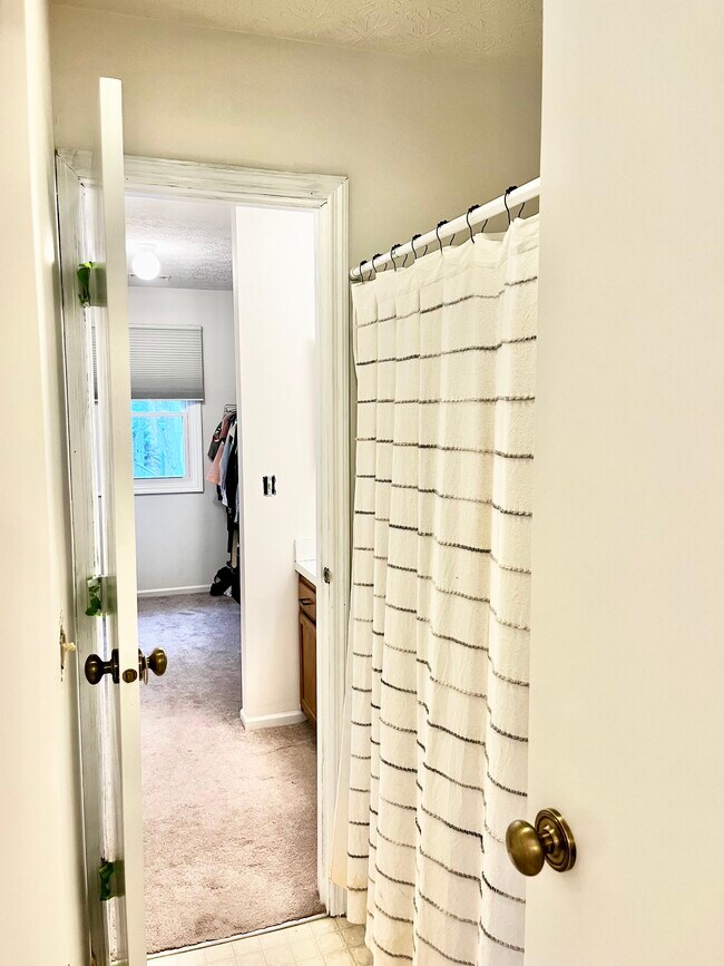 3877 Oakbridge Ln Unit 3877 Oakbridge Lane, Dublin, OH 43016 Condo