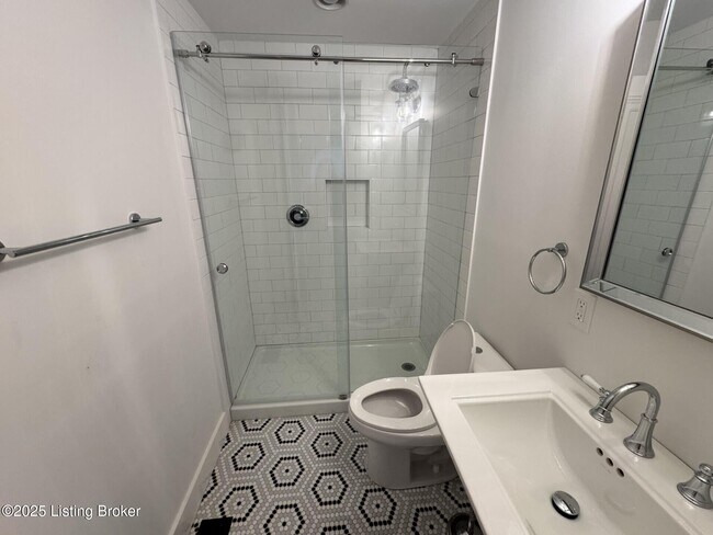 Building Photo - 2904 Riedling Dr