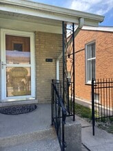 Building Photo - 6736 N Kimball Ave