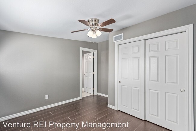 Foto del edificio - 3 br, 2 bath House - 1805 W Clarendon Ave