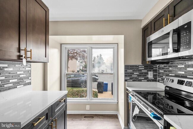 Foto del edificio - 6185 Little Valley Way