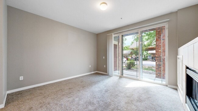 Building Photo - Remodeled 2 BR/2 BA Unit near Edora Park/Epic and Spring Creek Trail