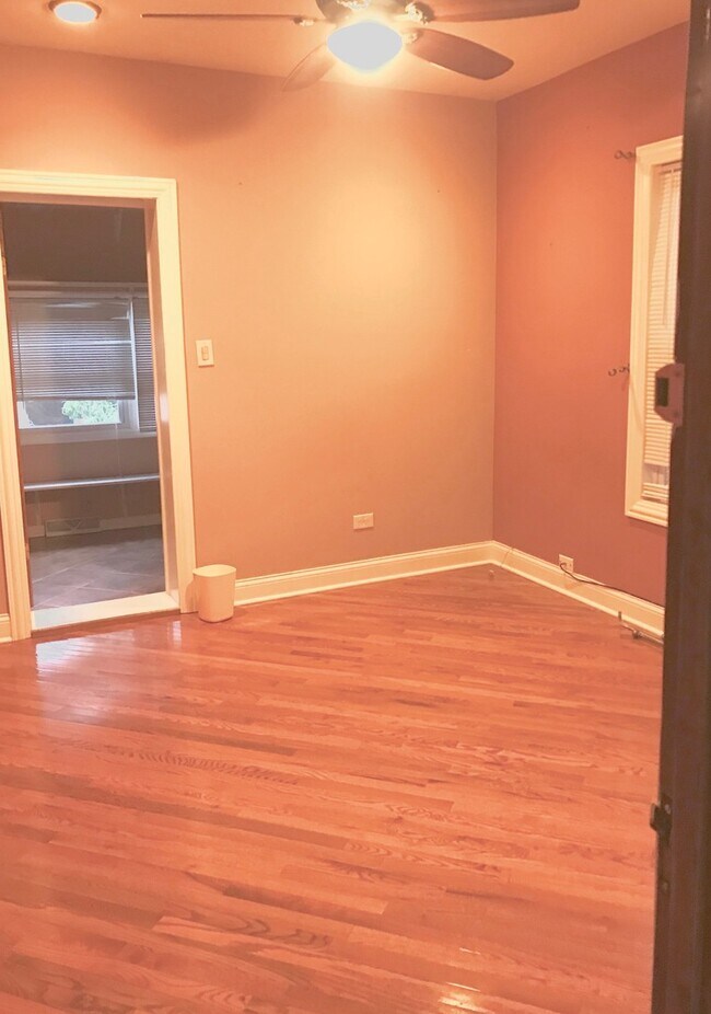 Building Photo - 3246 W 65th St