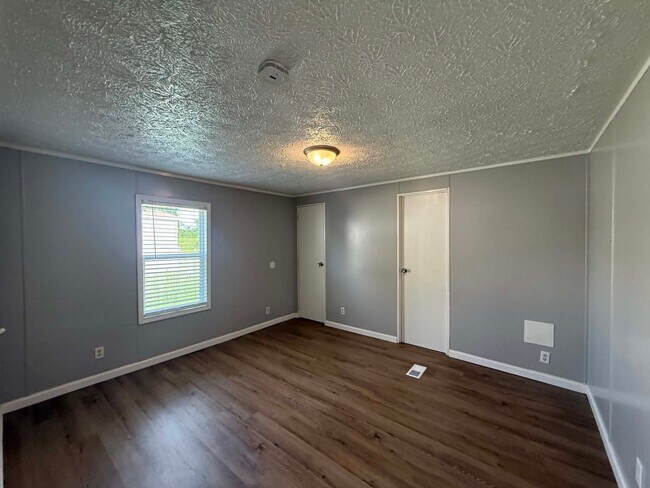 Foto del edificio - 1236 N Oaklane Rd