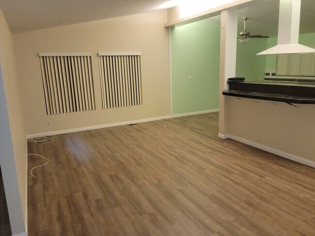 Foto del edificio - 6232 Birch St